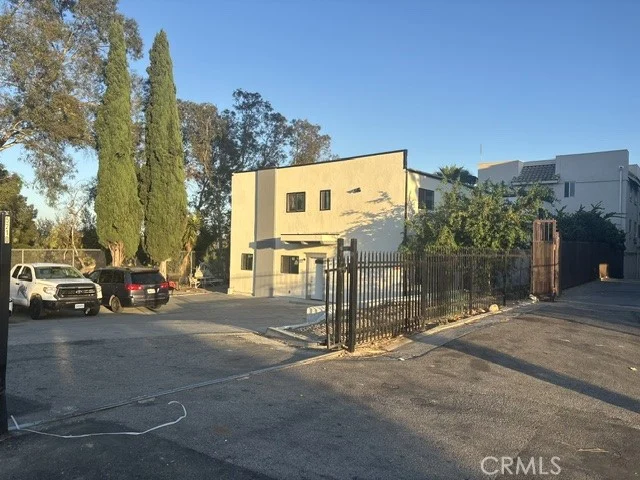 5210 Oakland photo 3