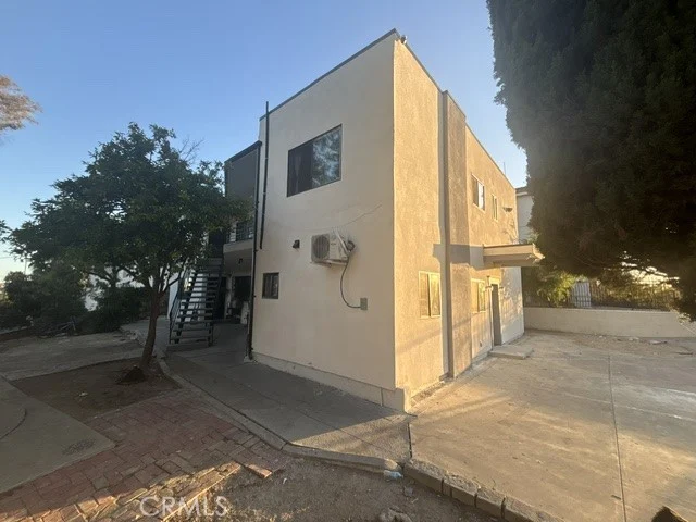 5210 Oakland photo 4