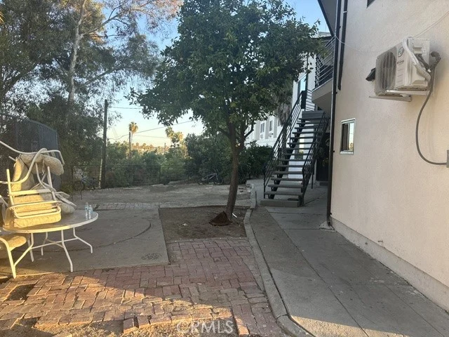 5210 Oakland photo 5