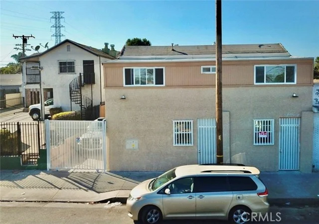 9705 S Normandie photo 2