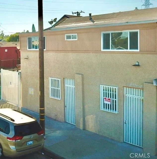 9705 S Normandie photo 5