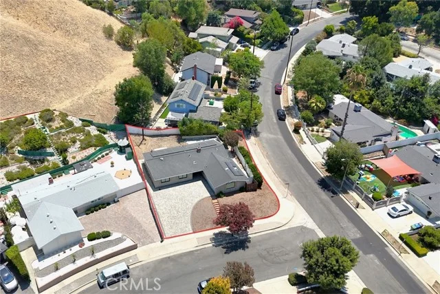 20703 Collins Street photo 2