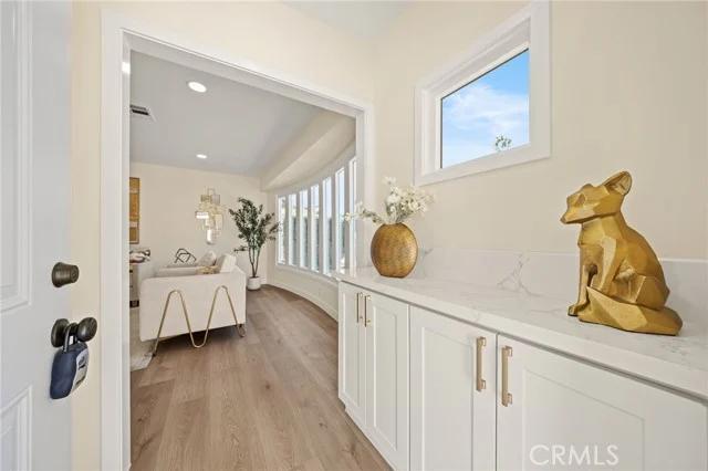 2710 Magnolia photo 3