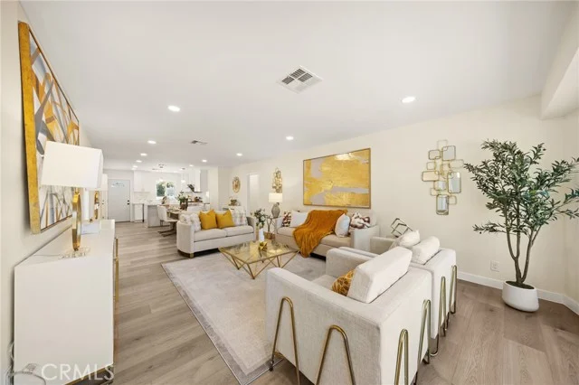 2710 Magnolia photo 4