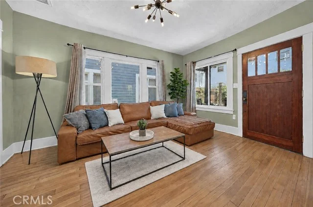 523 Olive, Long Beach