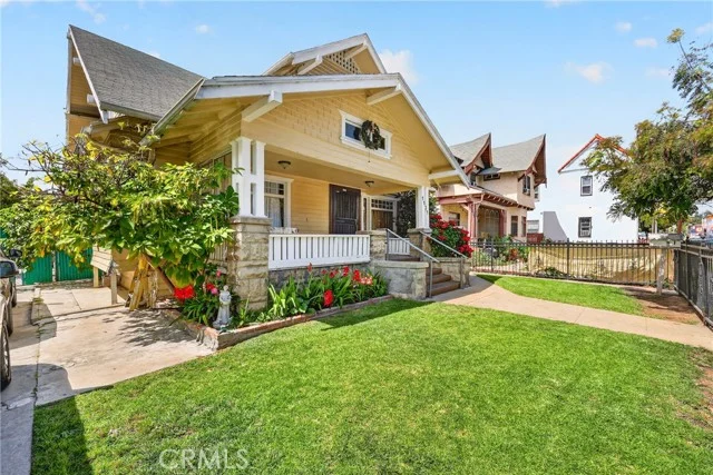 1131 Echo Park Ave photo 3