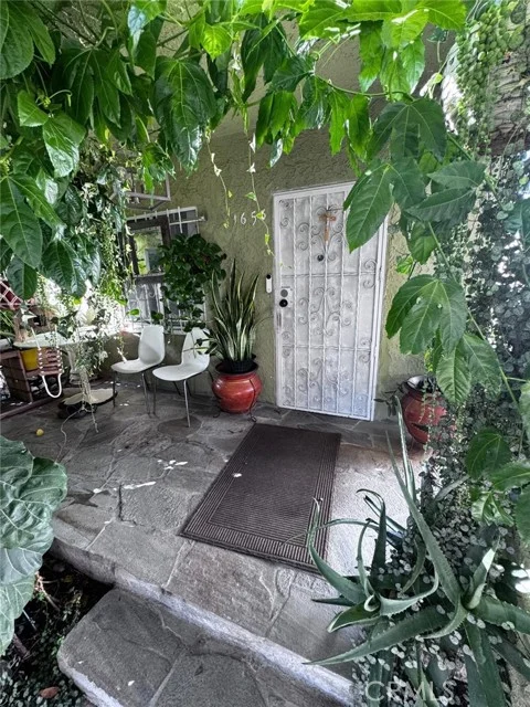 1653 W 68th, Los Angeles