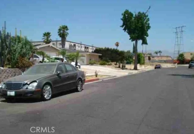 12157 Lull photo 2