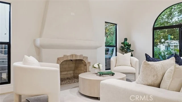 2943 Chesapeake photo 5