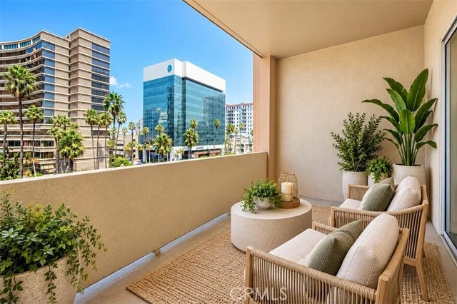 388 E Ocean Boulevard #511 photo 2