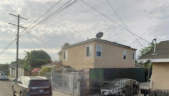 1462 E 98th photo 2