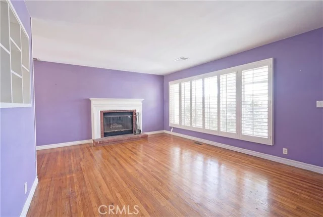 7032 Encino photo 2
