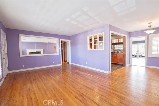 7032 Encino photo 4