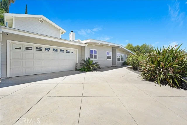 22450 Collins photo 4