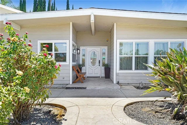 22450 Collins photo 5