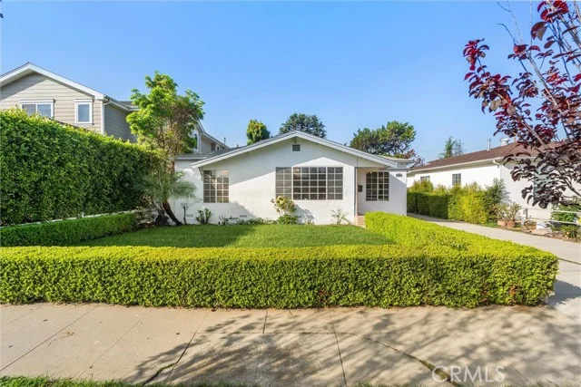 2925 Military Avenue photo 2