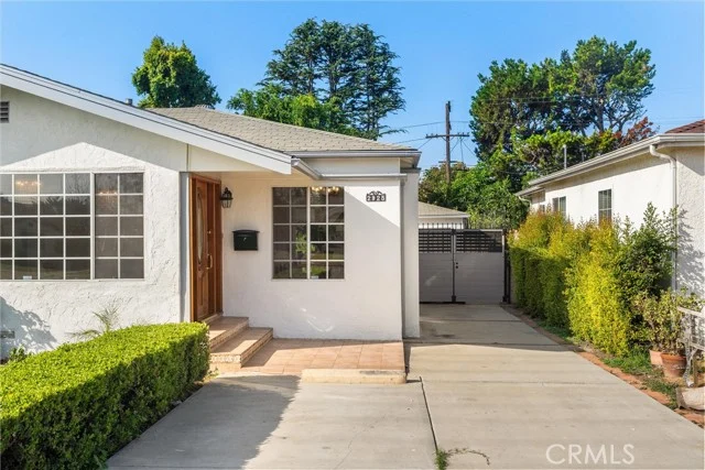 2925 Military Avenue photo 4