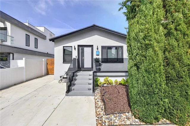 2615 Clyde, Los Angeles