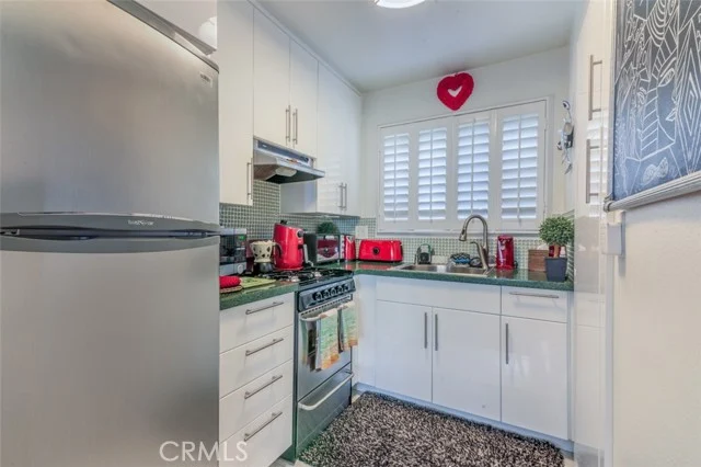 11813 Runnymede Street #14 photo 4