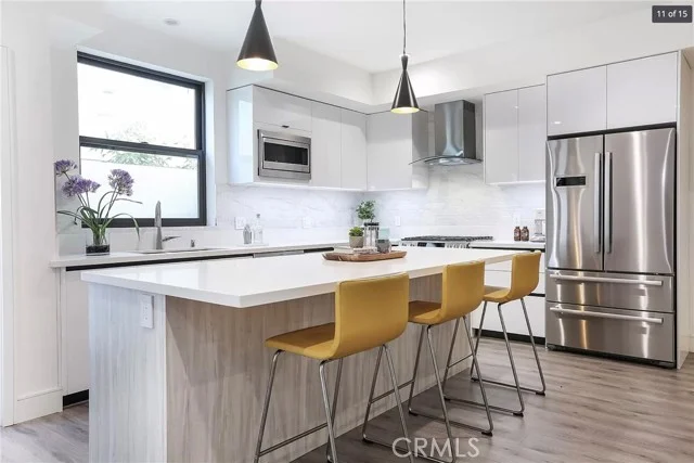 829 N Martel #2 photo 5
