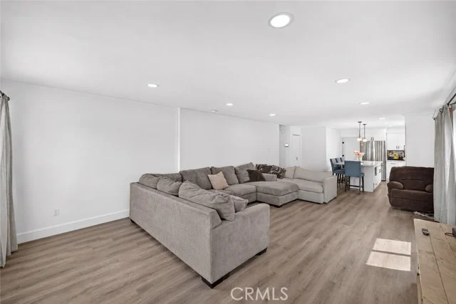 2166 Fashion Avenue photo 3