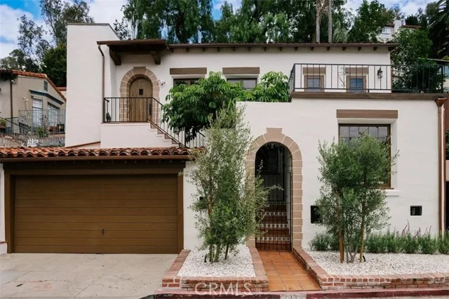 2050 N Las Palmas Avenue photo 2