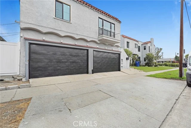 1567 S Spaulding photo 2