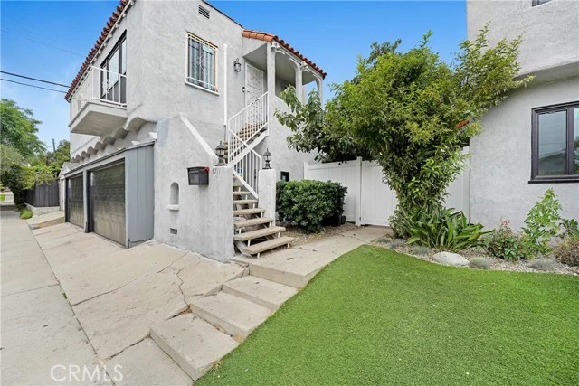1567 S Spaulding photo 3