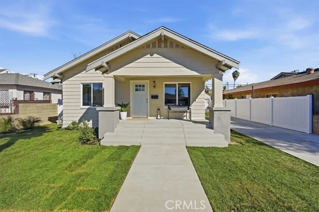 2064 Myrtle, Long Beach