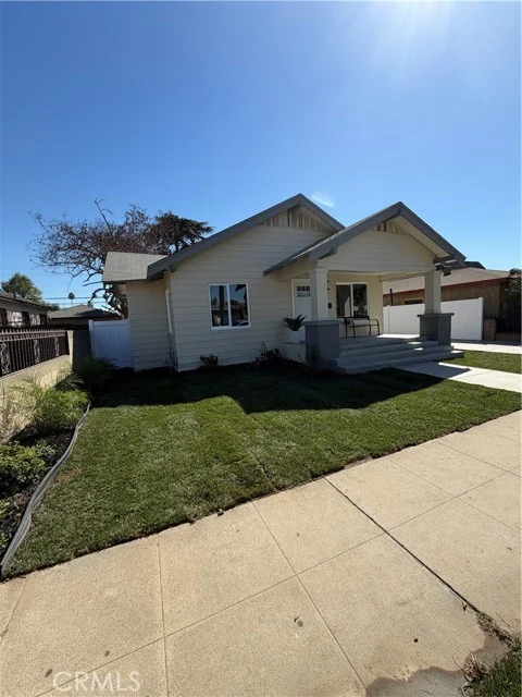 2064 Myrtle photo 4
