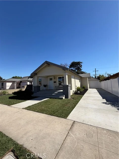 2064 Myrtle photo 5