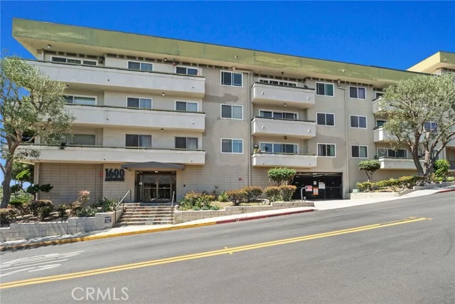 1600 Ardmore Avenue #417 photo 2