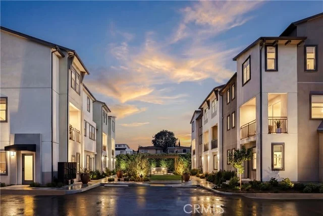 12721 Sky Place #8, Hawthorne