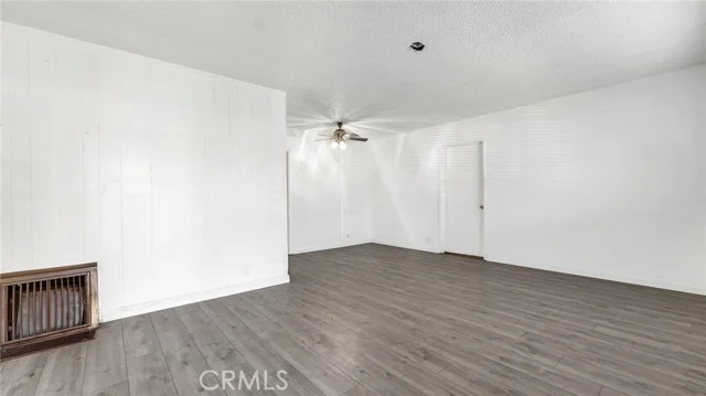13031 S Catalina Avenue photo 4
