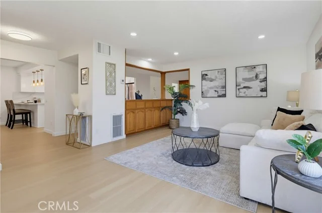 728 E Kensington photo 2
