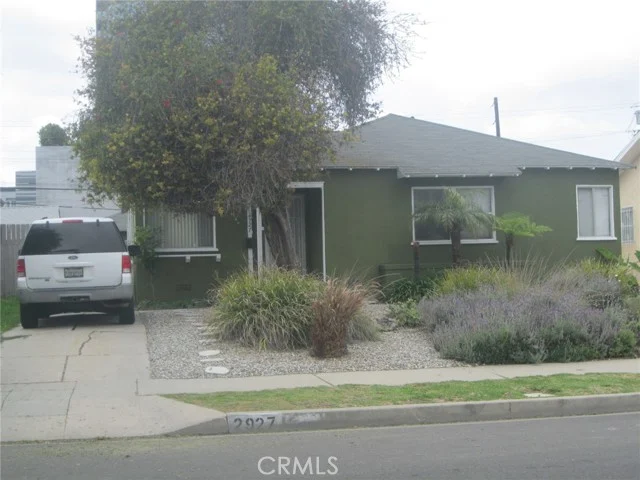 2927 S Genesee Avenue, Los Angeles