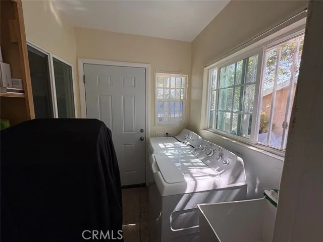 4065 Wadsworth photo 5