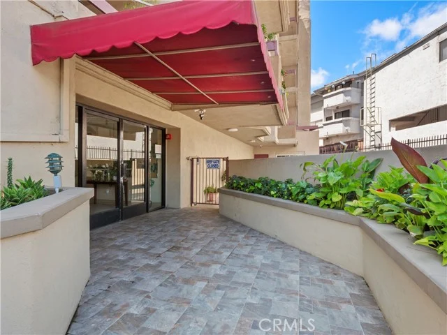 4301 Fulton Avenue #303 photo 2