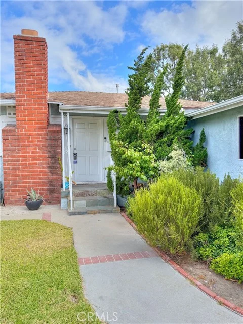 10851 Woodbine Street photo 2