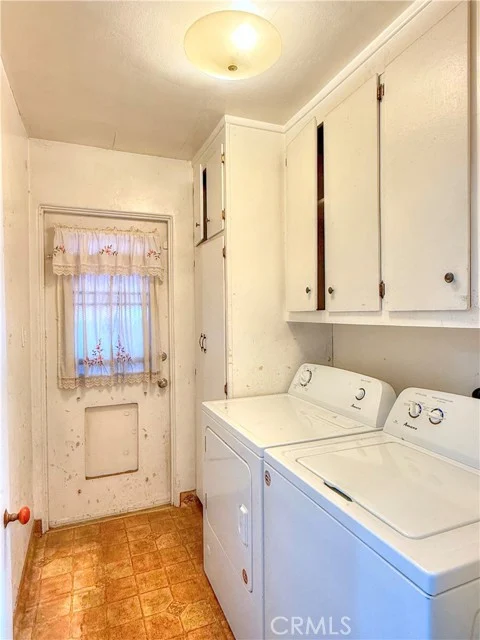 10851 Woodbine Street photo 5