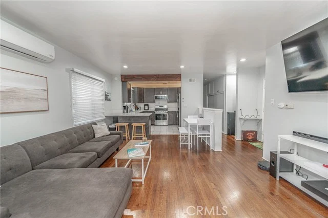 325 Cedar photo 5