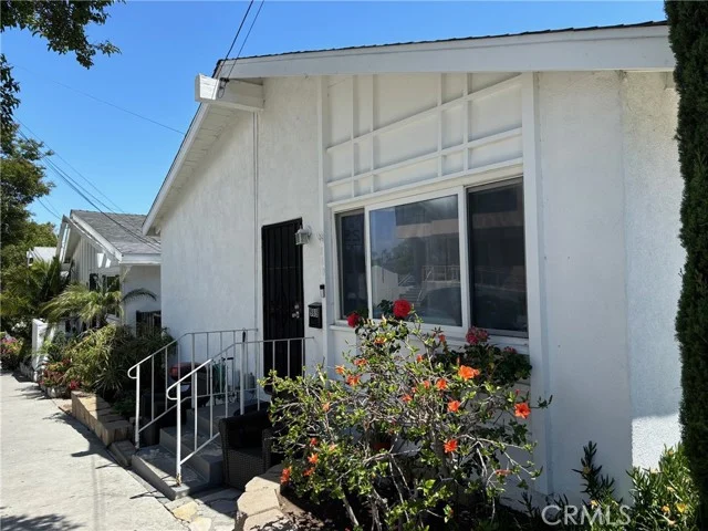 989 W 2nd Street photo 2