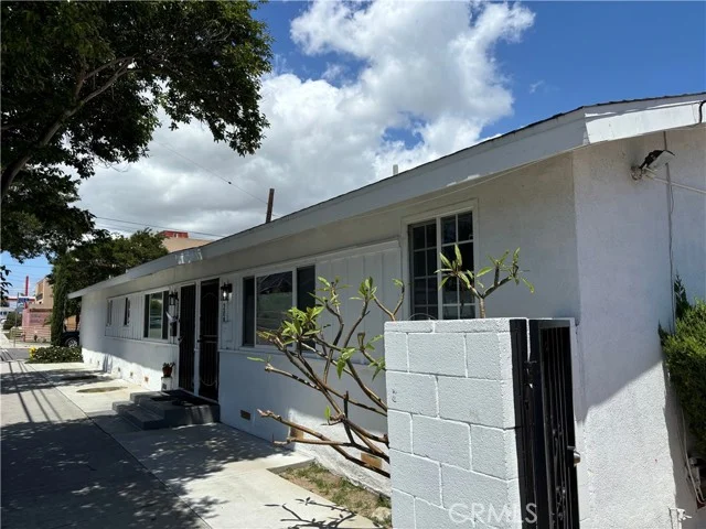 989 W 2nd Street photo 4