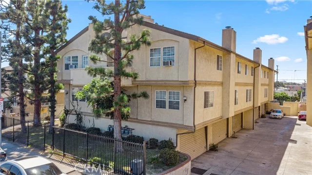 1040 252nd Street #4, Harbor City