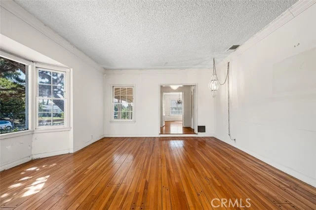 1569 Midvale Avenue photo 4