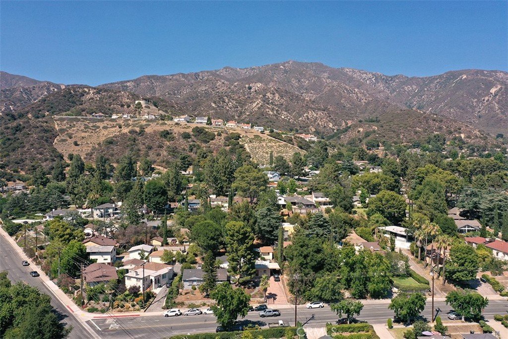 3953 Santa Carlotta La Crescenta CA 91214 30 3953 Santa Carlotta La Crescenta CA 91214
