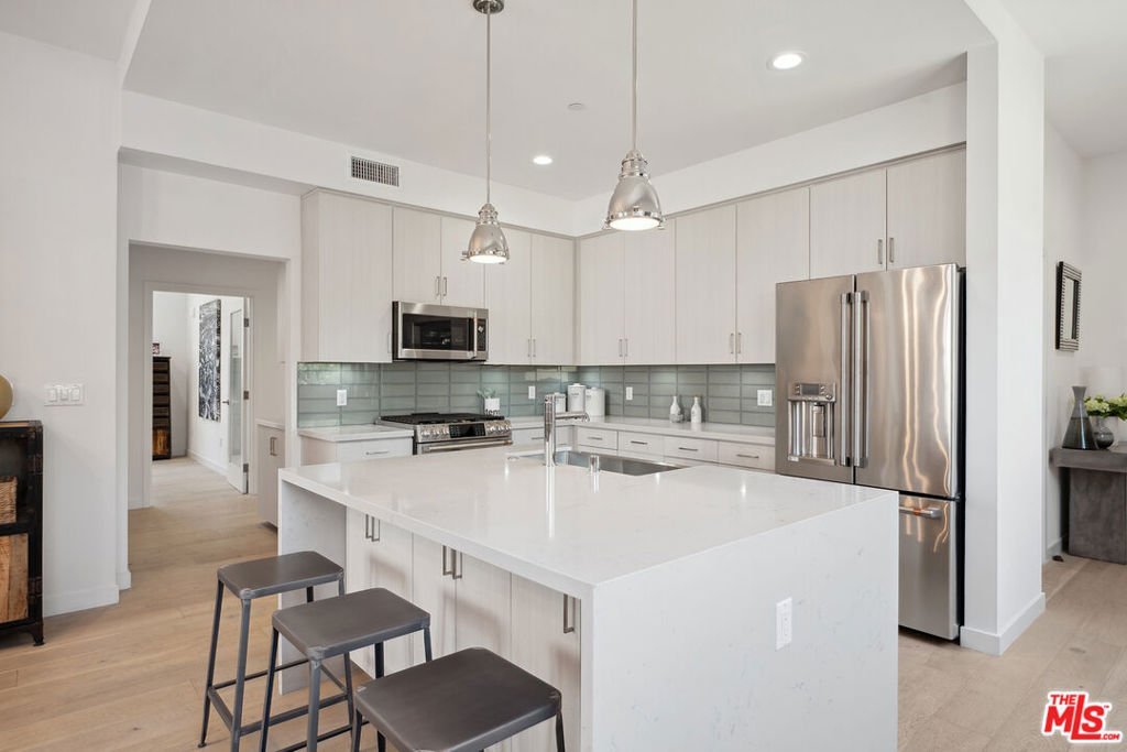 1746 Garfield Place 203 Los Angeles CA 90028 29 1746 Garfield Place 203 Los Angeles CA 90028