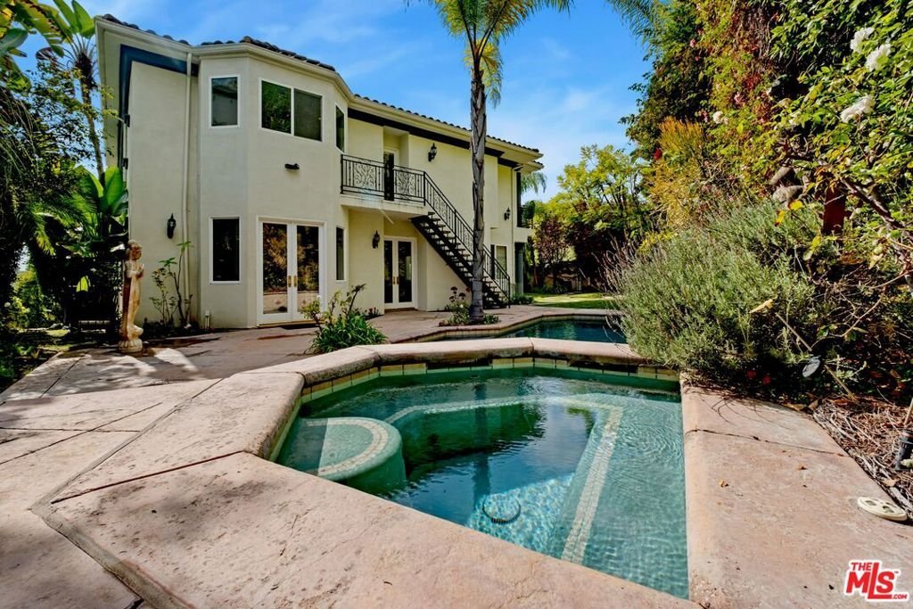 2997 Beverly Glen Circle Los Angeles CA 90077 26 2997 Beverly Glen Circle Los Angeles CA 90077