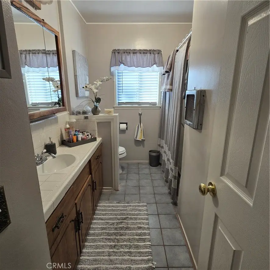10957 Chanera Inglewood CA 90303 3 10957 Chanera Inglewood CA 90303