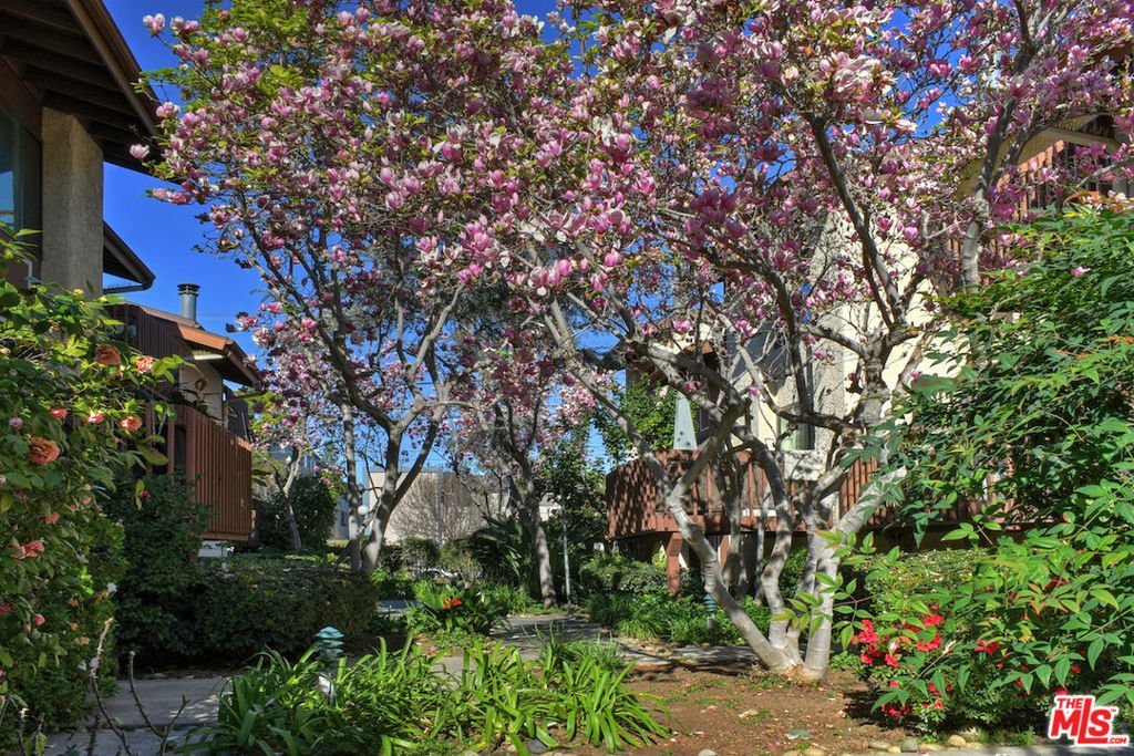 13942 Oxnard Street Valley Glen CA 91401 56 13942 Oxnard Street Valley Glen CA 91401